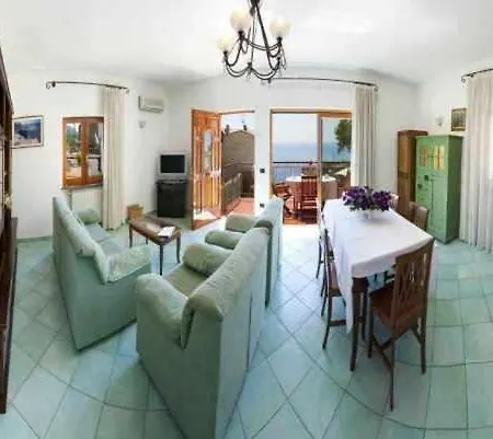 Sleeps 7 Pool Air Con Wifi