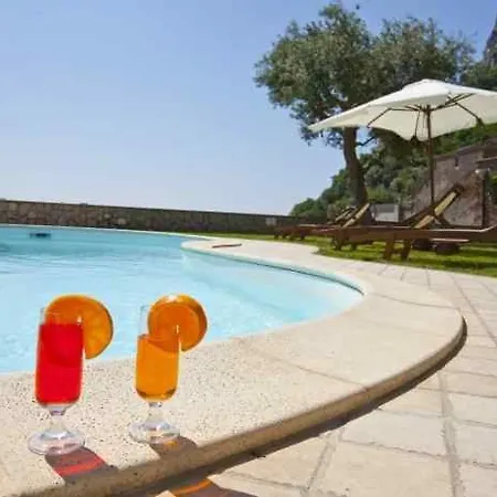 Sleeps 7 Pool Air Con Wifi * Nerano