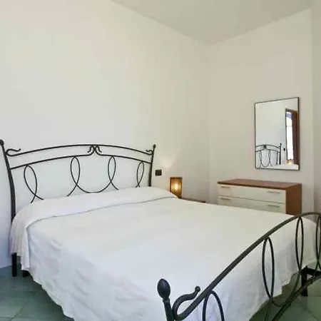 Sleeps 7 Pool Air Con Wifi * Nerano