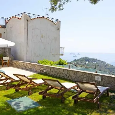 Sleeps 7 Pool Air Con Wifi