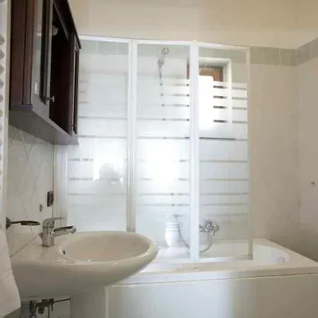 Daire Sleeps 7 Pool Air Con Wifi Nerano